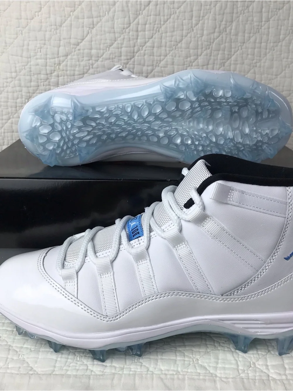 Nike Air Jordan 11 MID TD Football Cleats Men’s SZ 8 White Blue HM7324-104
